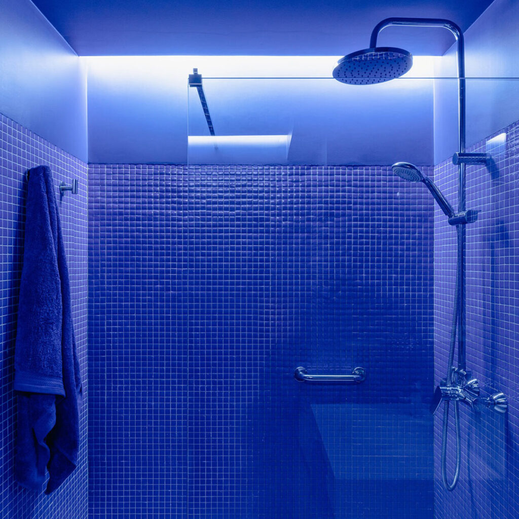 carelage de la tour mosaïque bleu electrique 320 4