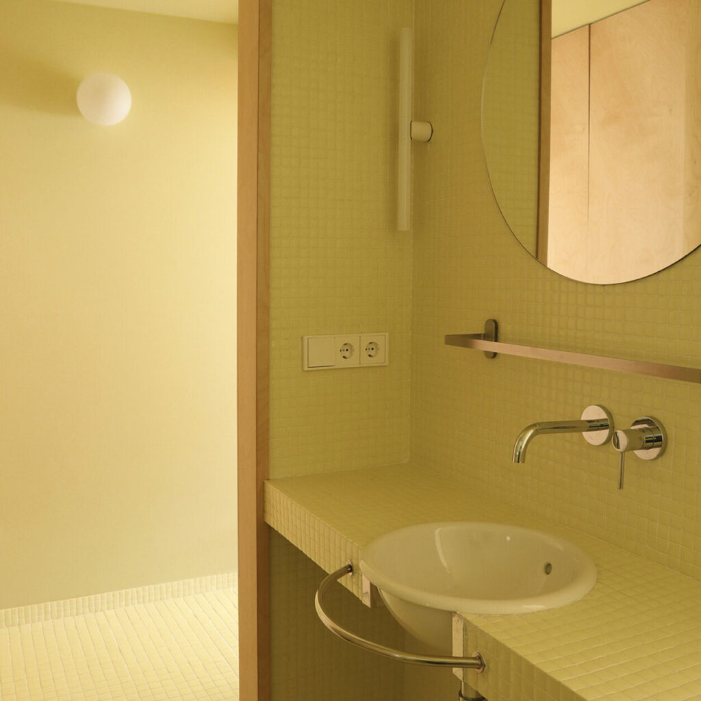 carelage de la tour mosaïque jaune 303 4