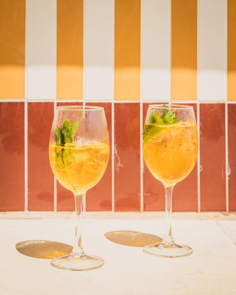 carrelage mural brillant ocre quakap lifestyle